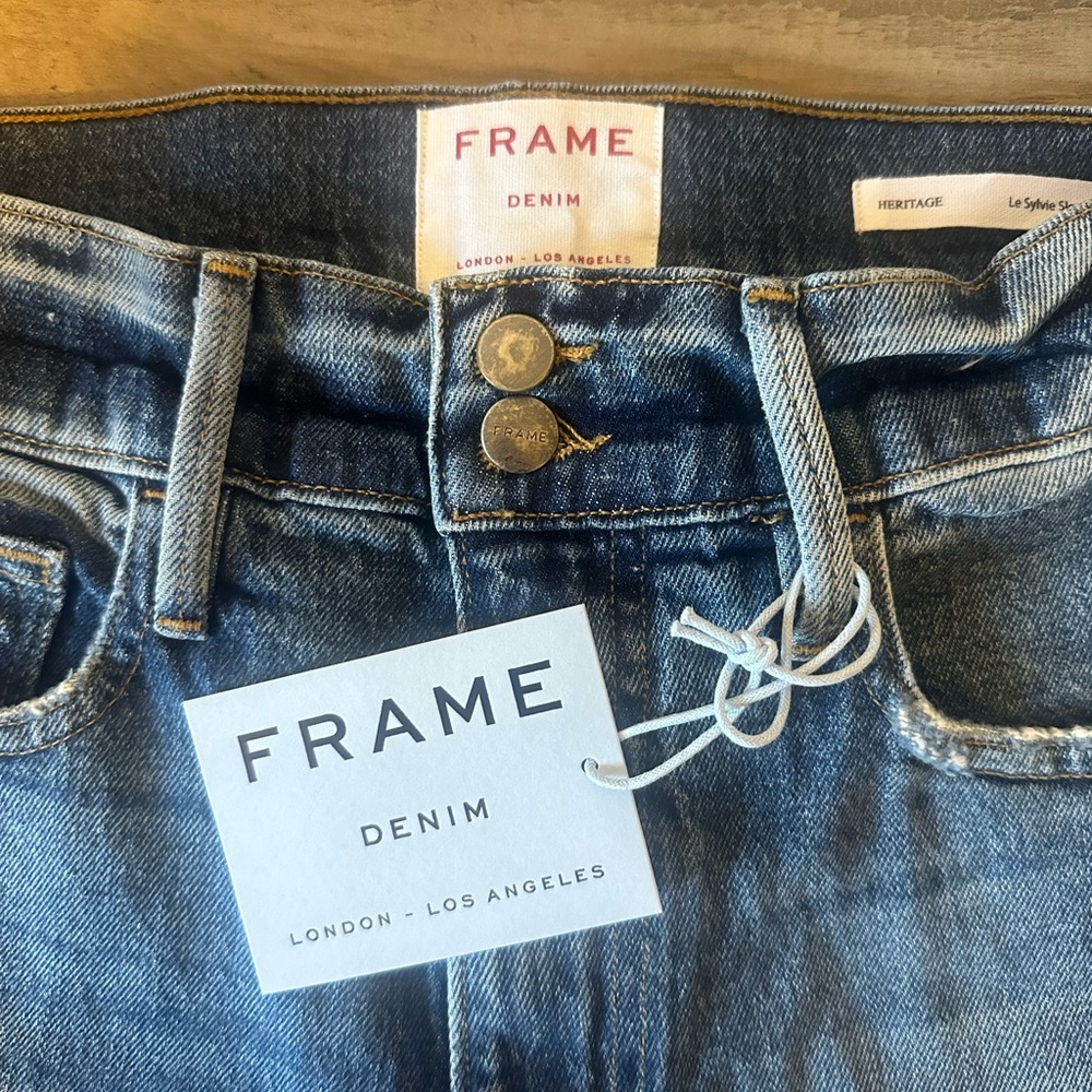 NWT FRAME- slender straight